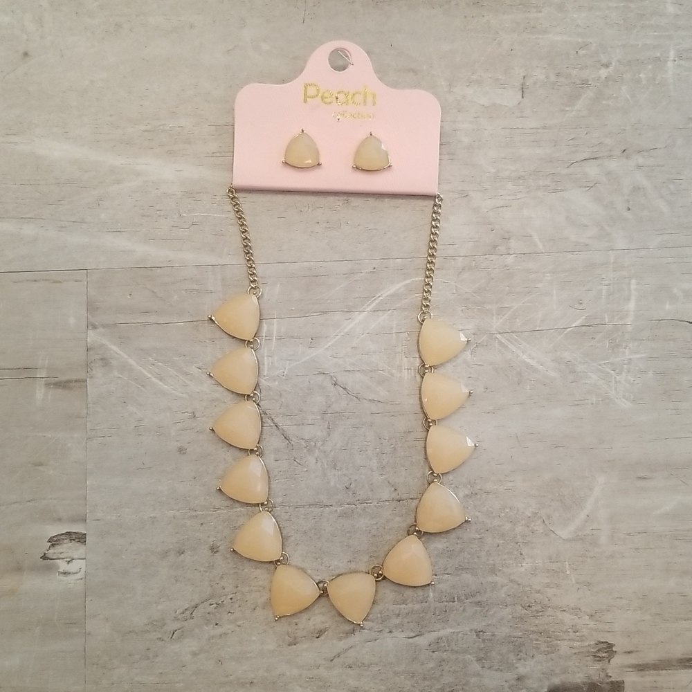 💕PEACH💕 Matching Necklace and Earring Set ~ Gold Chain Beige Pink Stones NWT